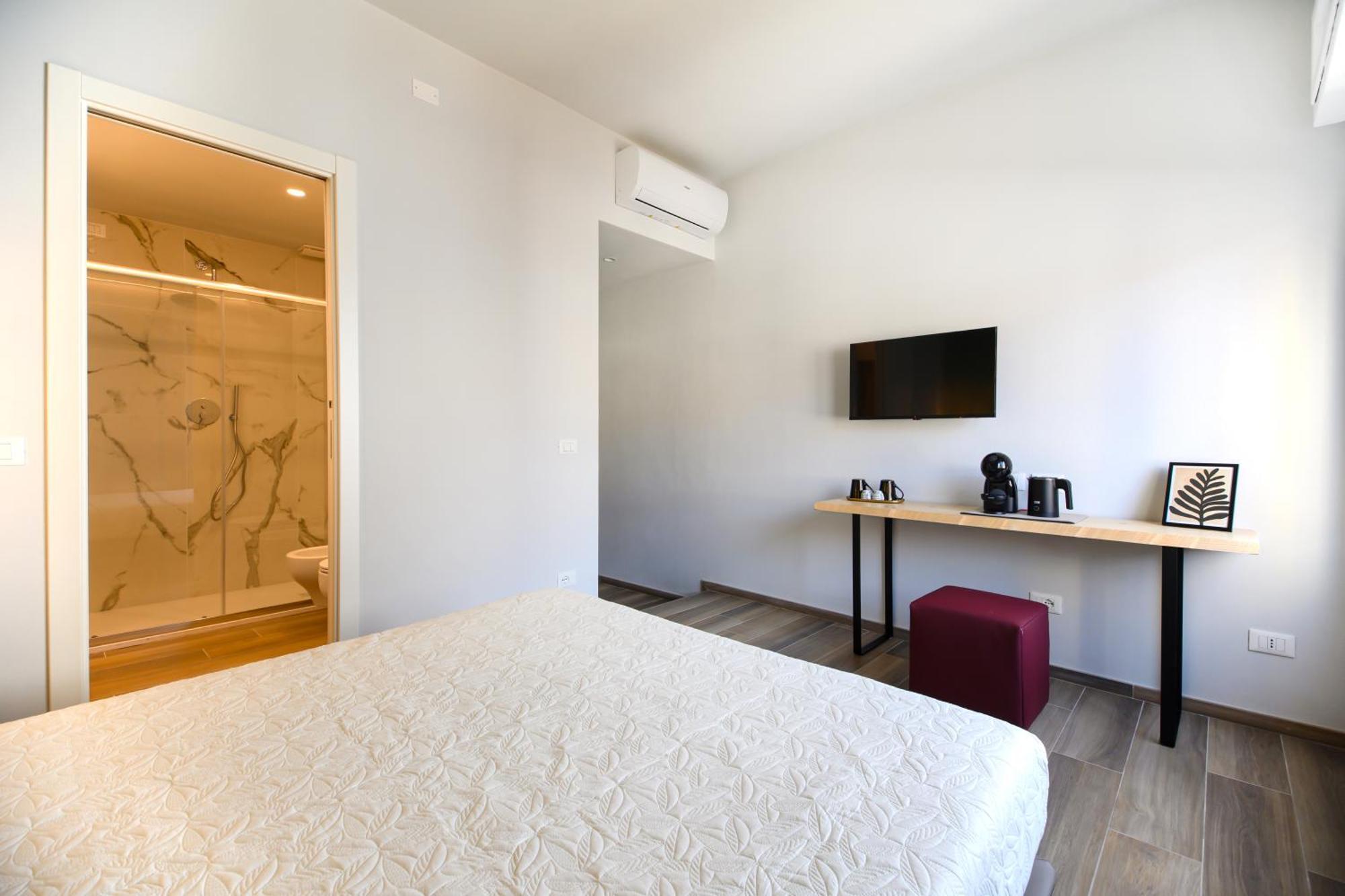 Bianca Elegance Rooms ลาสเปเซีย ภายนอก รูปภาพ