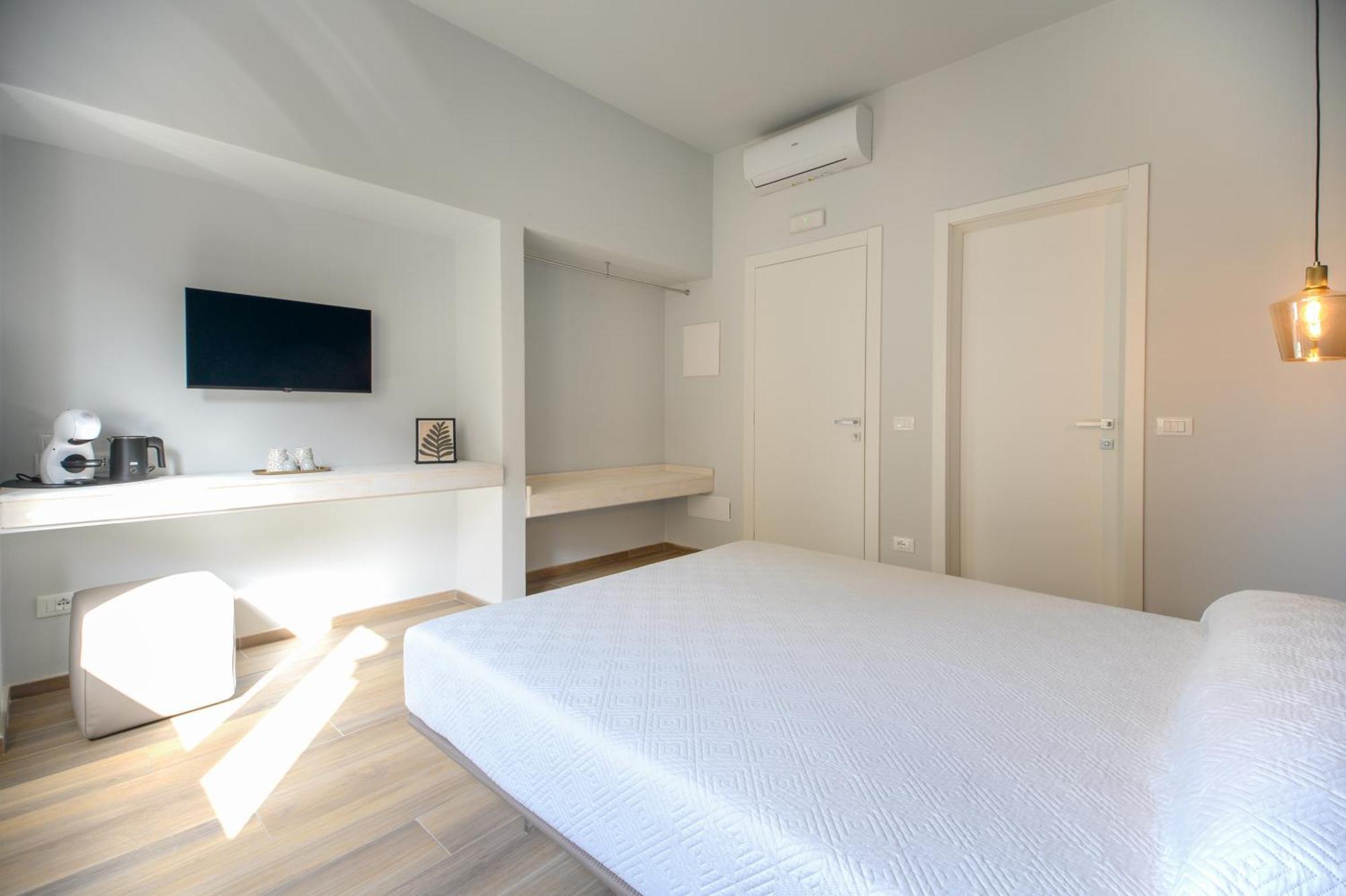 Bianca Elegance Rooms ลาสเปเซีย ภายนอก รูปภาพ