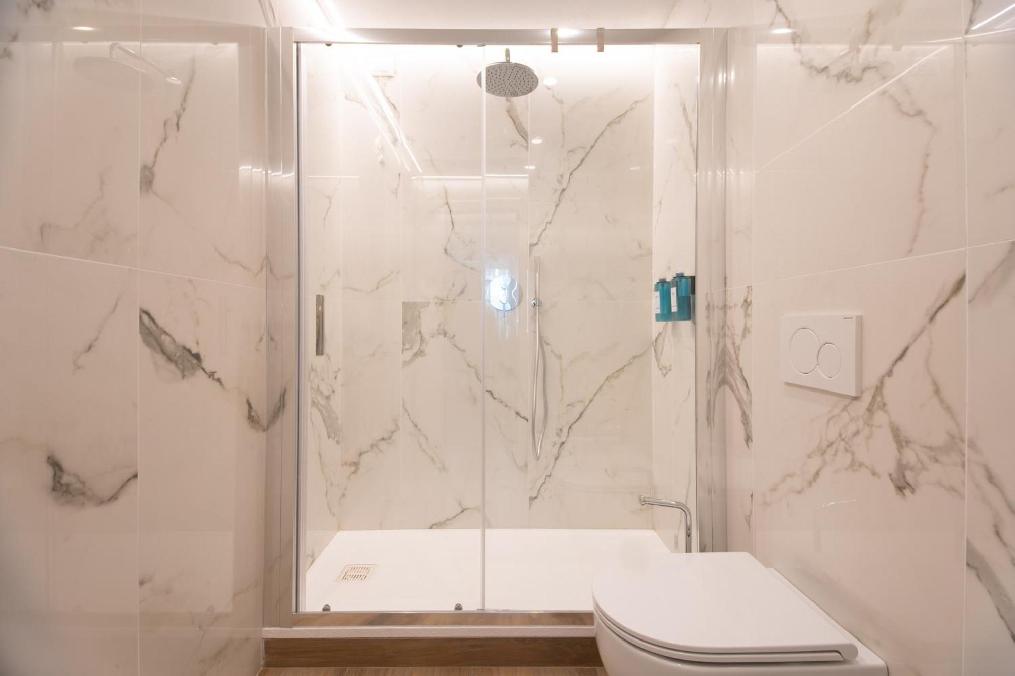 Bianca Elegance Rooms ลาสเปเซีย ภายนอก รูปภาพ