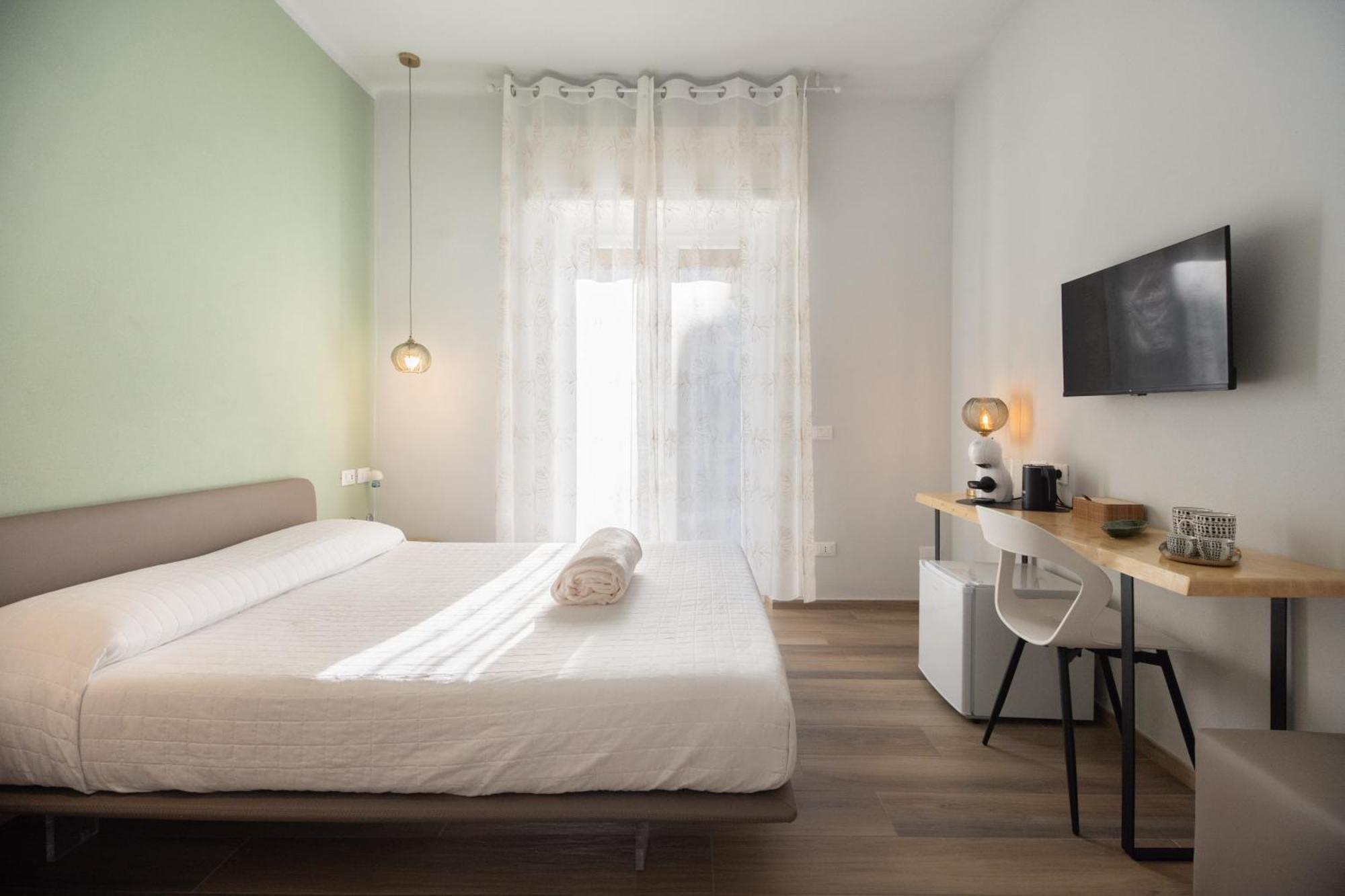 Bianca Elegance Rooms ลาสเปเซีย ภายนอก รูปภาพ